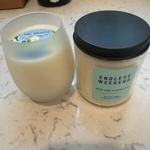 Endless Weekend &Tiki Beach White Scented Candles (2)